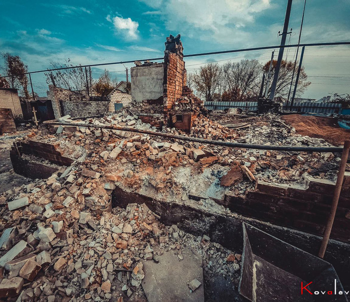 Деякі обійстя пожежа зруйнувала практично повністю, найбільше постраждали села Муратове і Капітанове. Фото Олексія Ковальова, учасника групи Севєродонецьк, з мережі Facebook